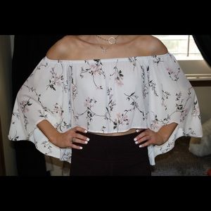 Audrey 3+1 off the shoulder white floral top Small